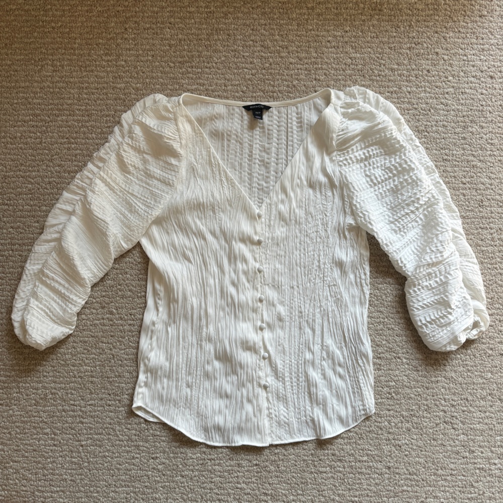 RW&CO. White Buttoned Blouse with Detailing